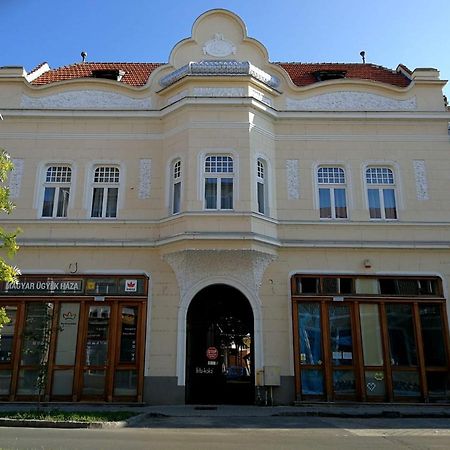 Zakarias Apartments Миеркуря Чук Екстериор снимка