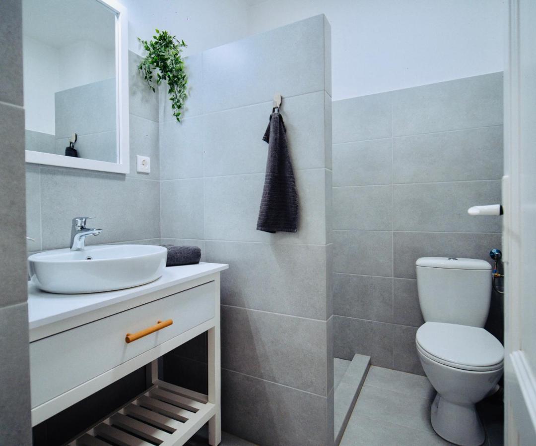 Zakarias Apartments Миеркуря Чук Екстериор снимка