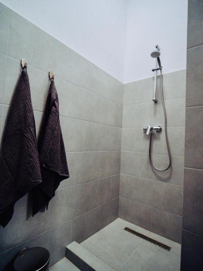 Zakarias Apartments Миеркуря Чук Екстериор снимка