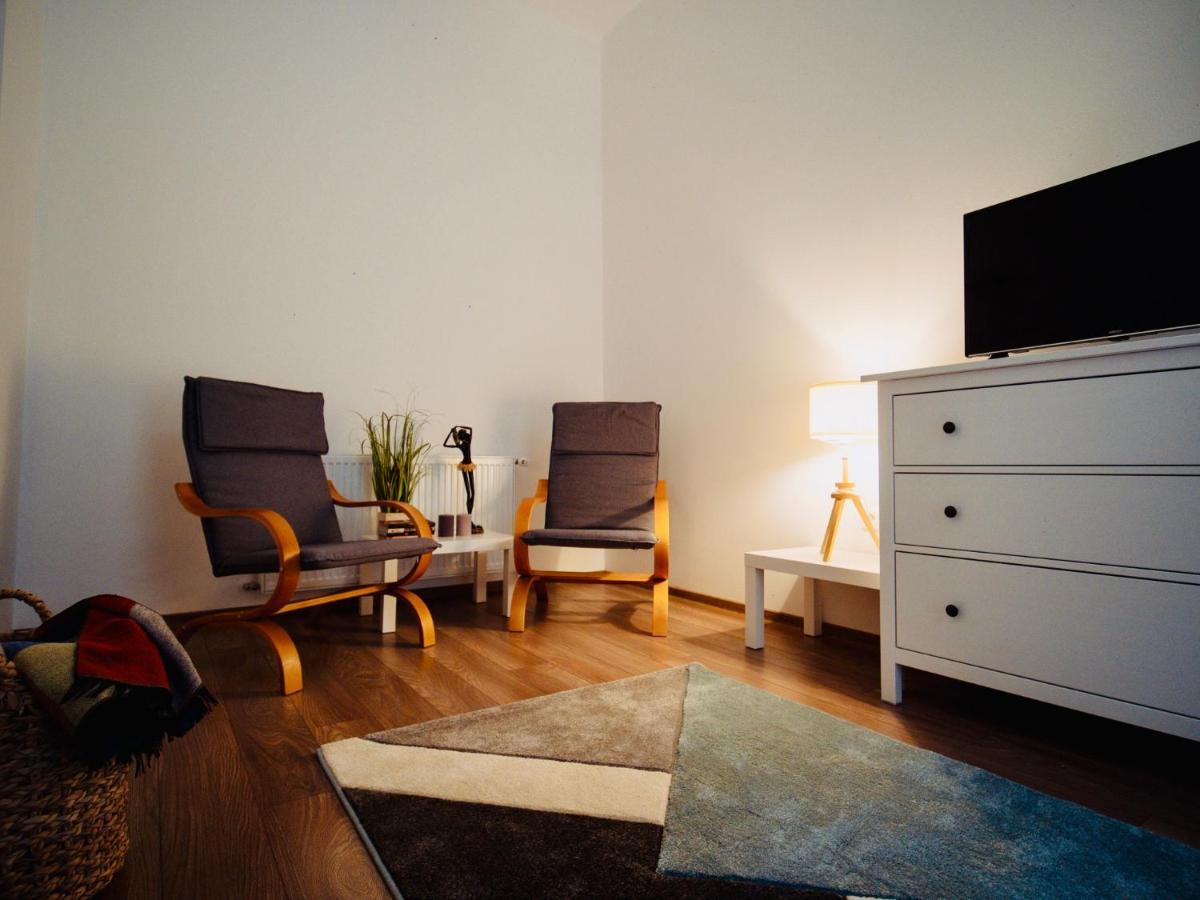 Zakarias Apartments Миеркуря Чук Екстериор снимка