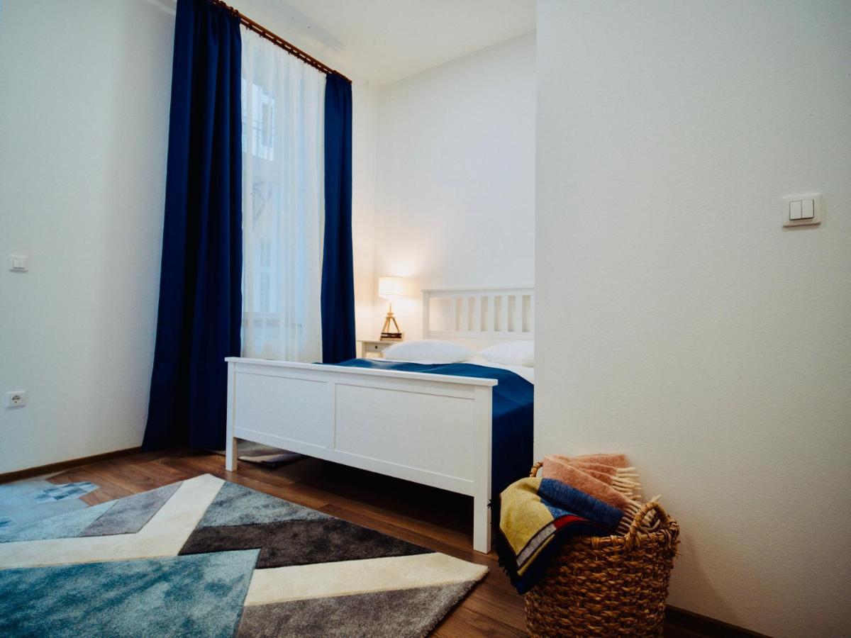 Zakarias Apartments Миеркуря Чук Екстериор снимка