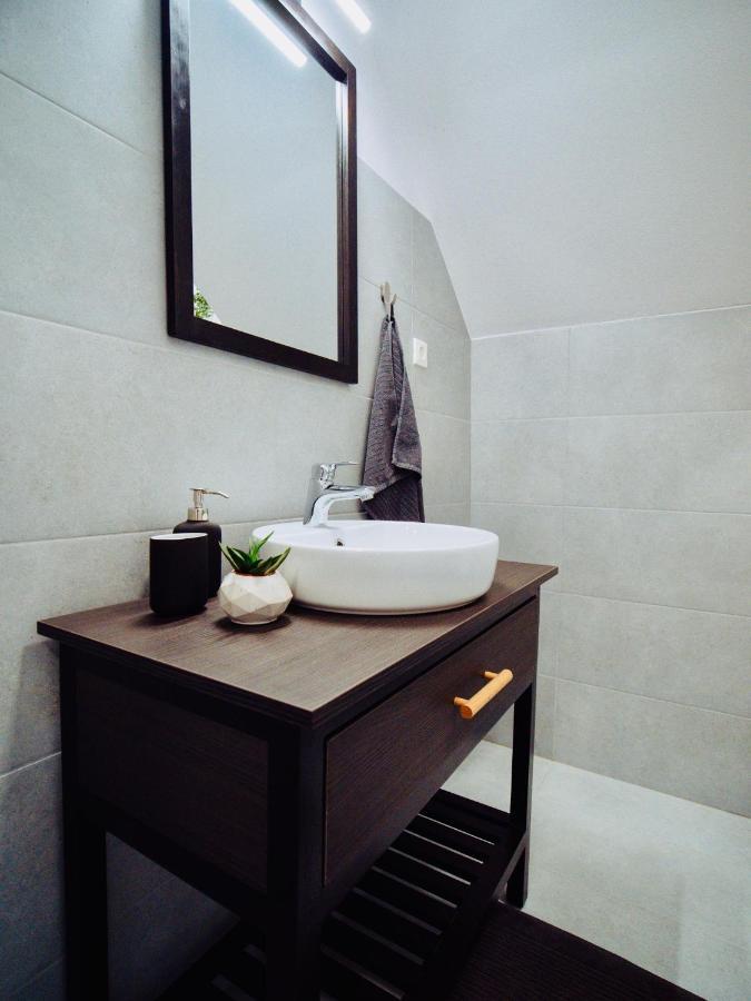 Zakarias Apartments Миеркуря Чук Екстериор снимка