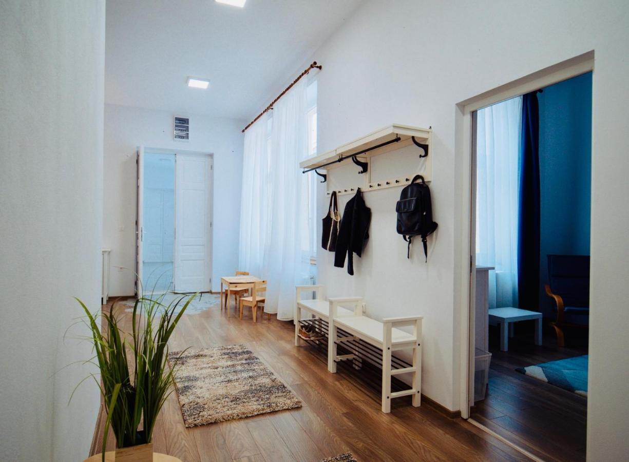 Zakarias Apartments Миеркуря Чук Екстериор снимка
