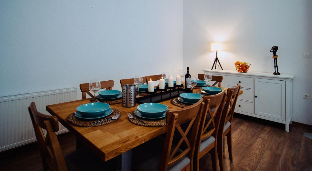 Zakarias Apartments Миеркуря Чук Екстериор снимка