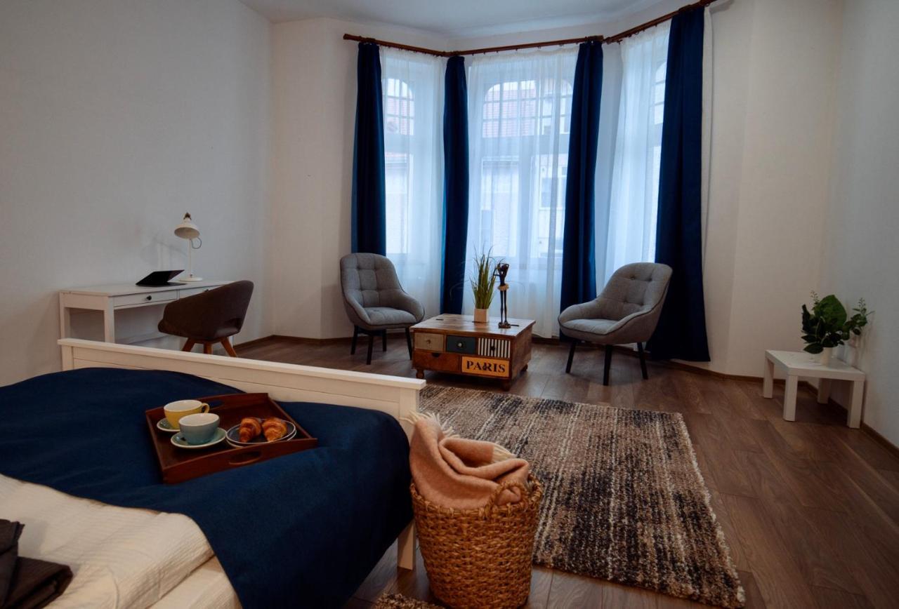 Zakarias Apartments Миеркуря Чук Екстериор снимка