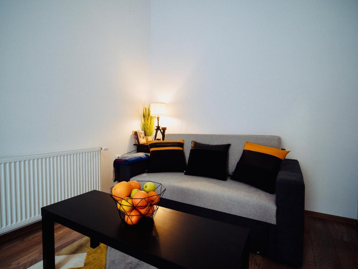 Zakarias Apartments Миеркуря Чук Екстериор снимка