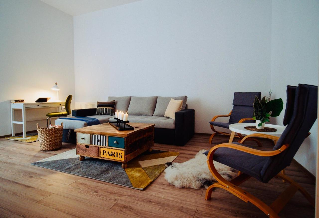 Zakarias Apartments Миеркуря Чук Екстериор снимка