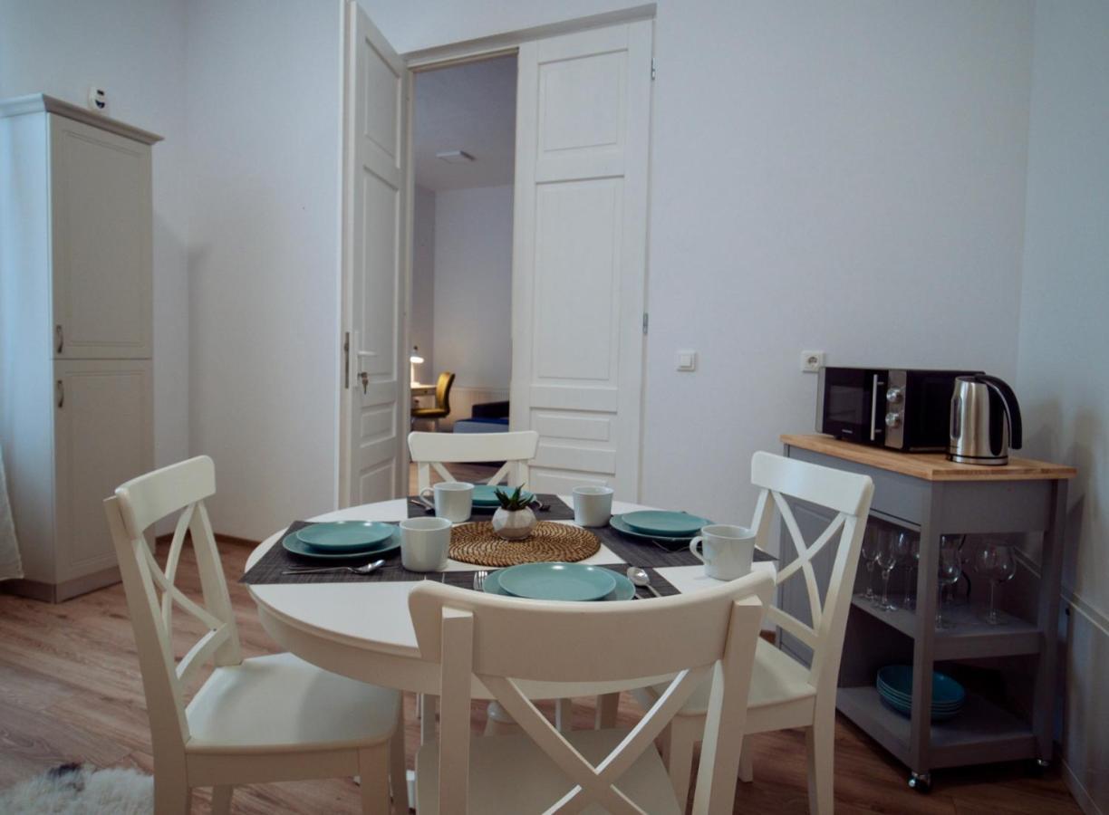 Zakarias Apartments Миеркуря Чук Екстериор снимка