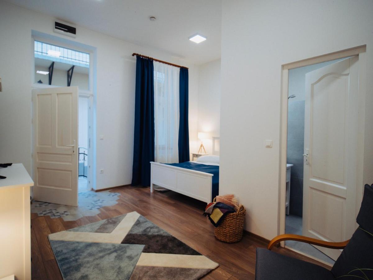 Zakarias Apartments Миеркуря Чук Екстериор снимка