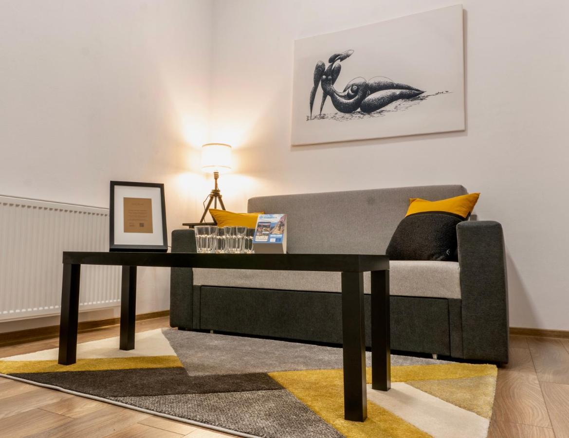 Zakarias Apartments Миеркуря Чук Екстериор снимка
